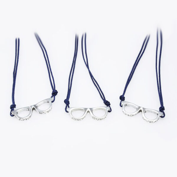 Collar de plata gafas, D.O.C.E