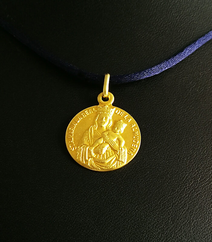 Medallas-oro-plata-Virgen Almudena